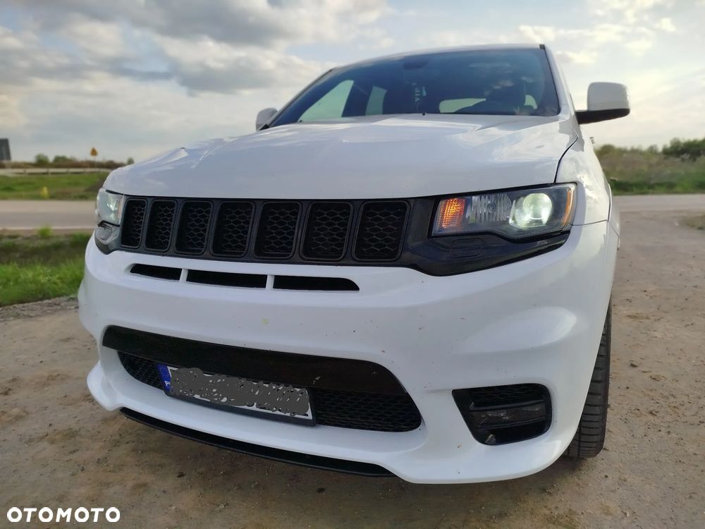 Jeep Grand Cherokee - 25