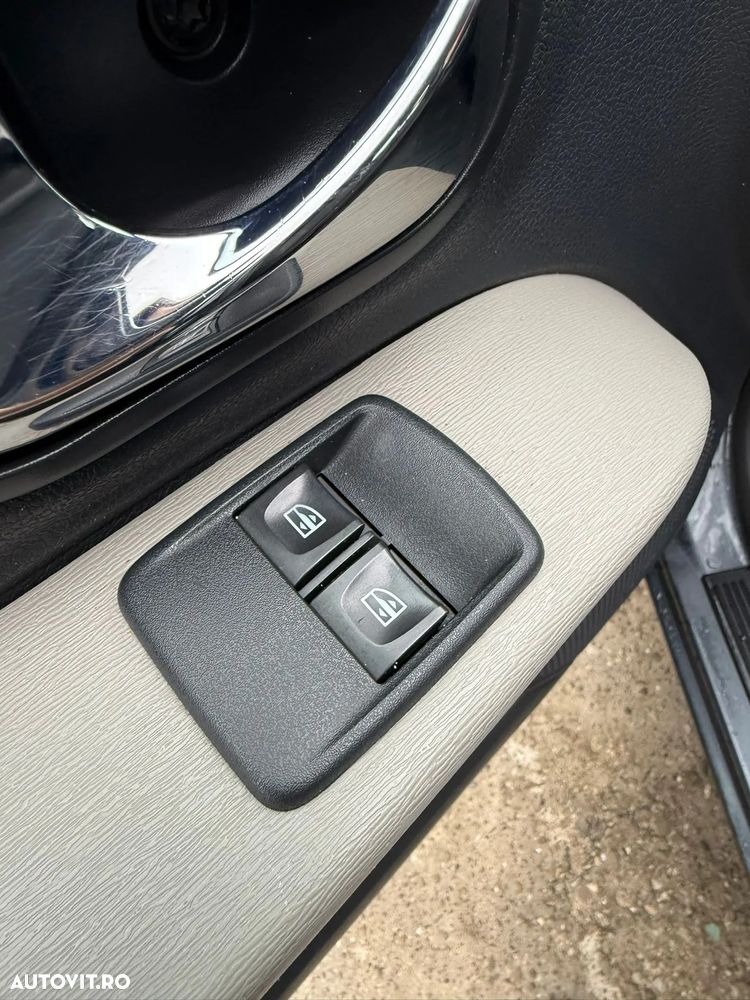 Dacia Lodgy dCi 90 Laureate - 13