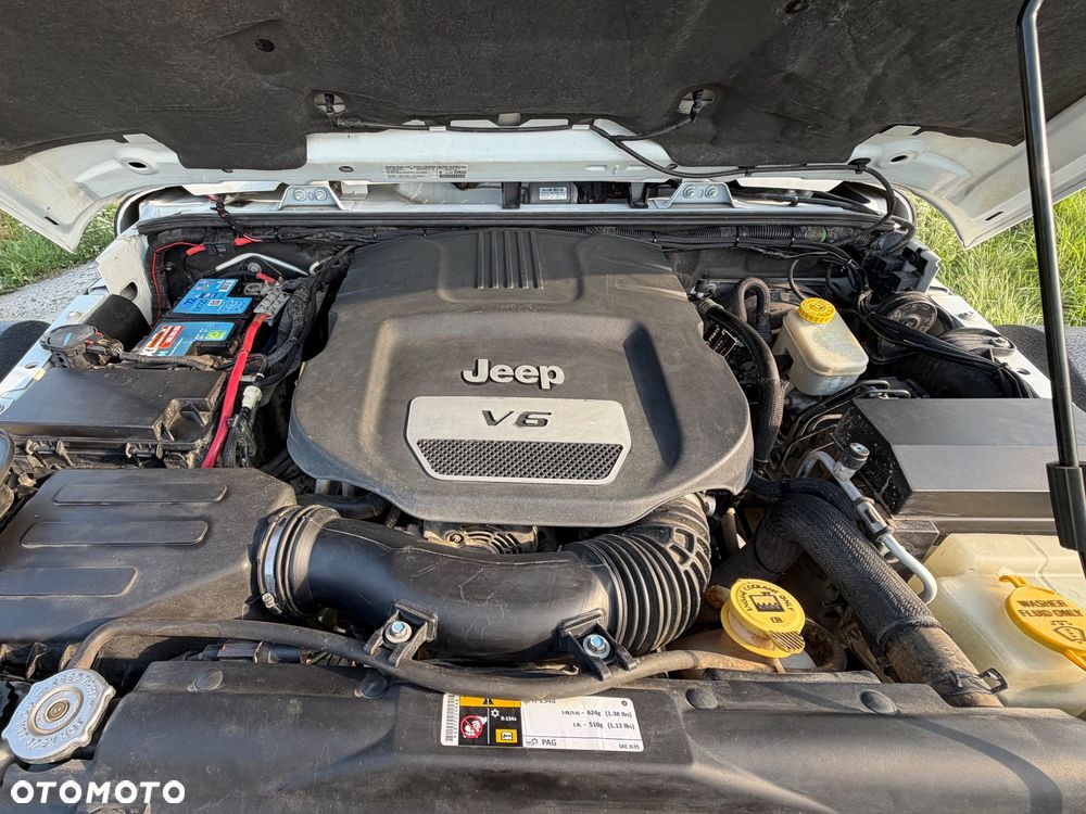 Jeep Wrangler 3.6 Unlim Sahara - 40