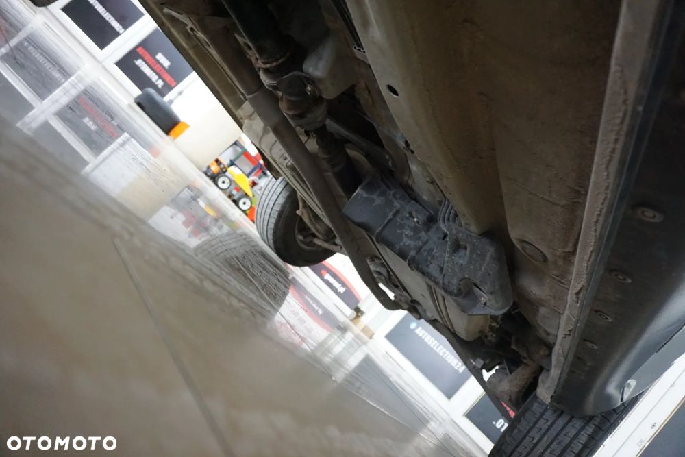 Toyota RAV4 D-4D 4x4 - 17