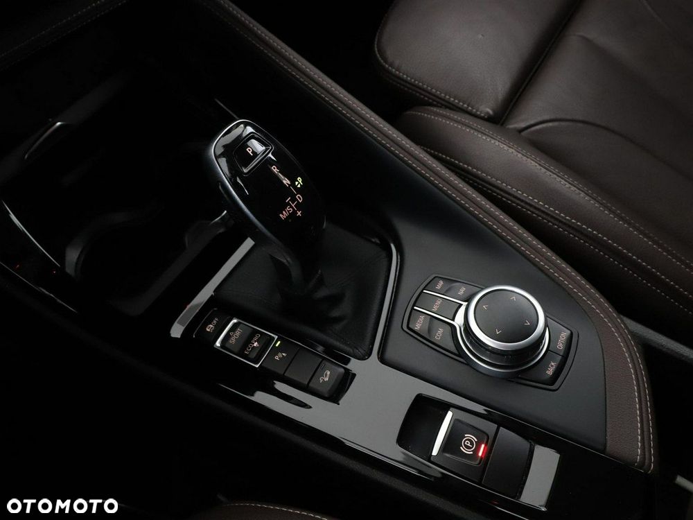 BMW X1 sDrive20d xLine - 28