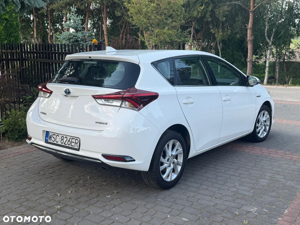 Toyota Auris - 2