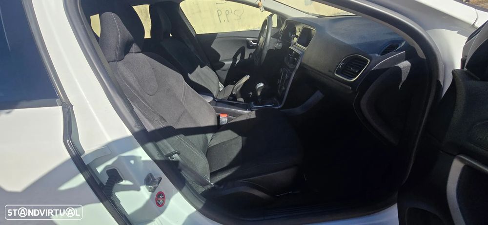 Volvo V40 2.0 D3 Kinetic - 14