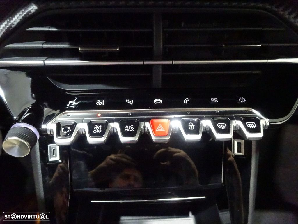 Peugeot 2008 1.2 PureTech Allure Pack - 22