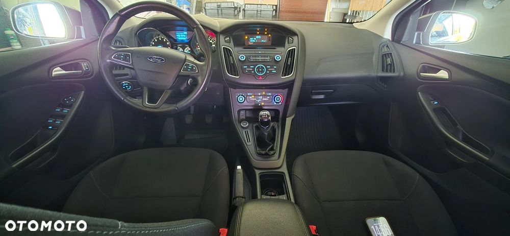 Ford Focus 1.6 Trend - 4