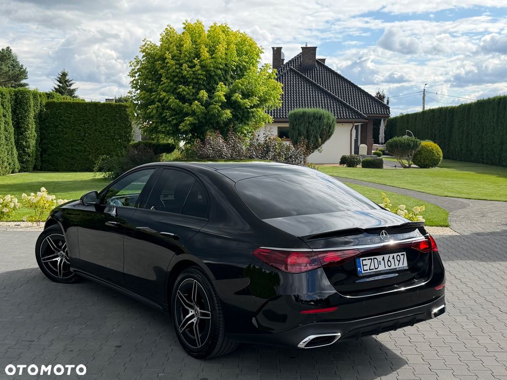 Mercedes-Benz Klasa E 220 d mHEV 4-Matic AMG 9G-Tronic - 33
