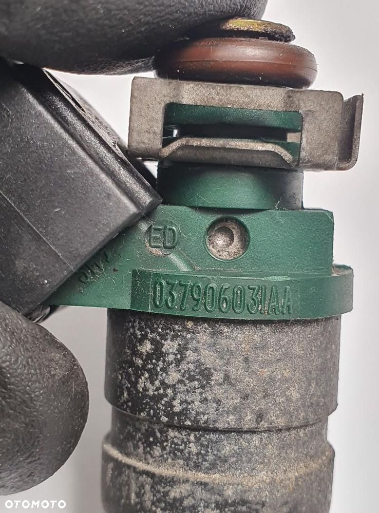WTRYSK WTRYSKIWACZ VW GOLF IV 1.6 8V 037906031AA - 4