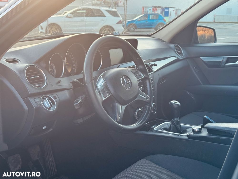 Mercedes-Benz C 200 T-modell - 10