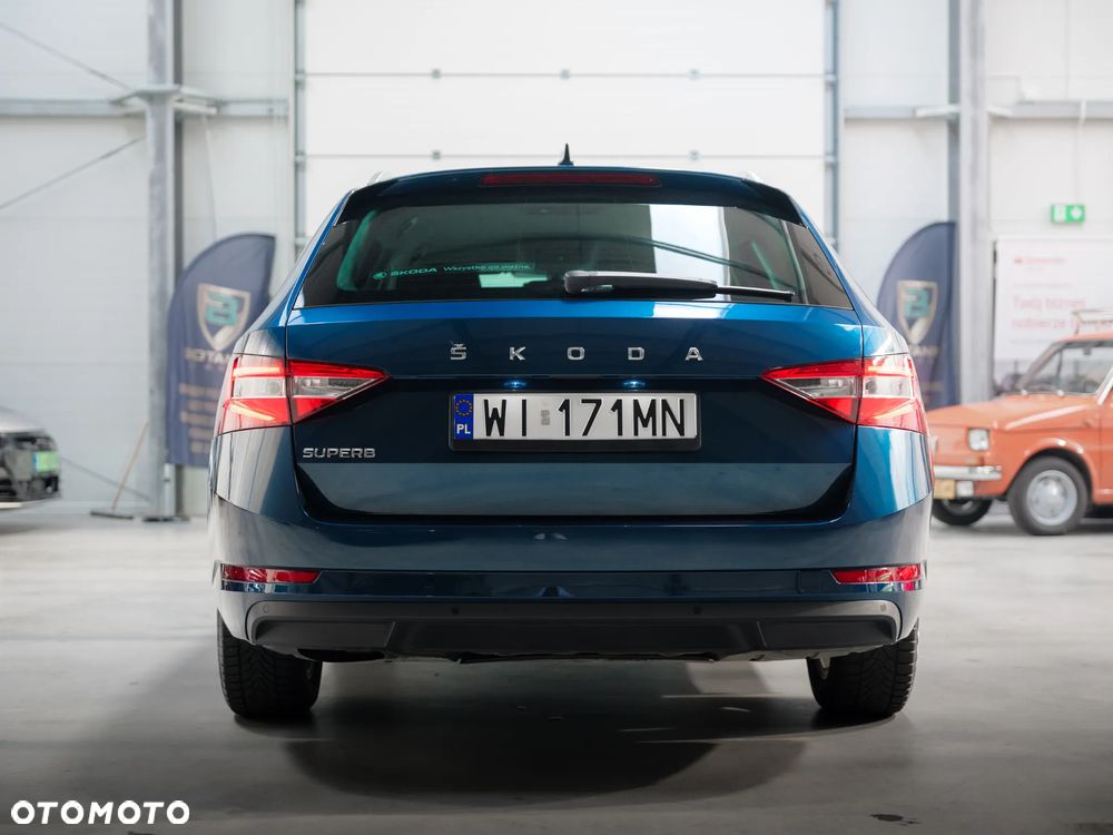 Skoda Superb 2.0 TDI SCR Ambition - 9