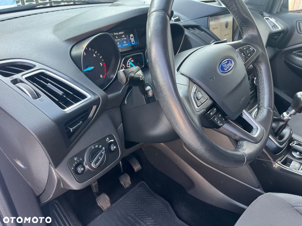Ford Kuga 2.0 TDCi 4x4 Titanium - 17