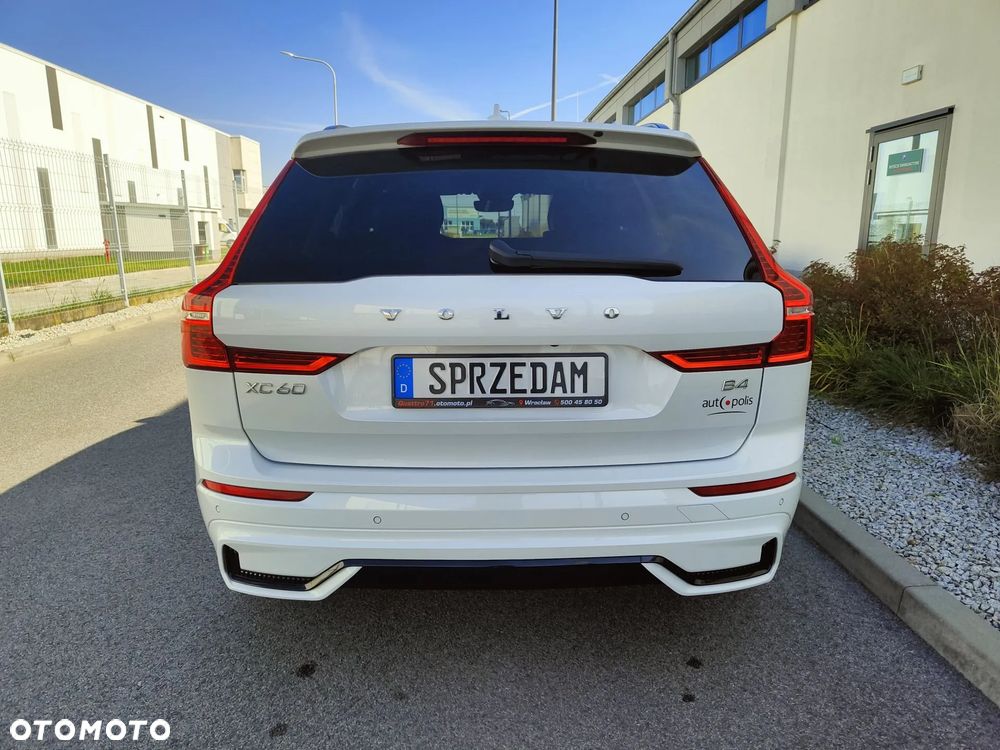 Volvo XC 60 B4 D Plus Dark - 5