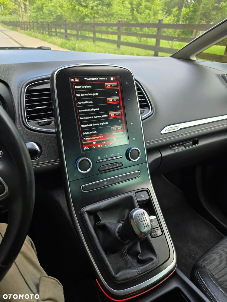 Renault Scenic - 30