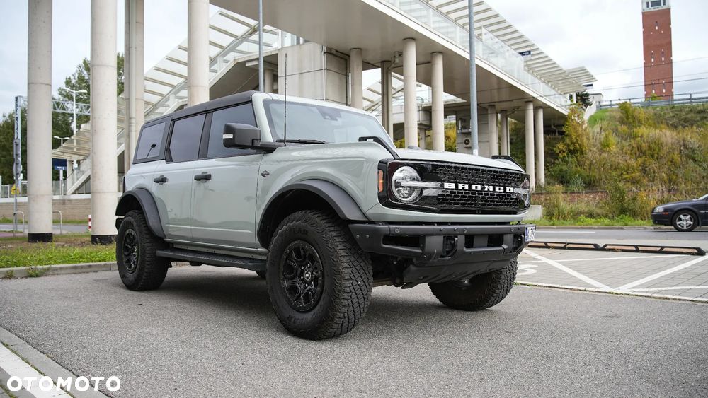 Ford Bronco - 8
