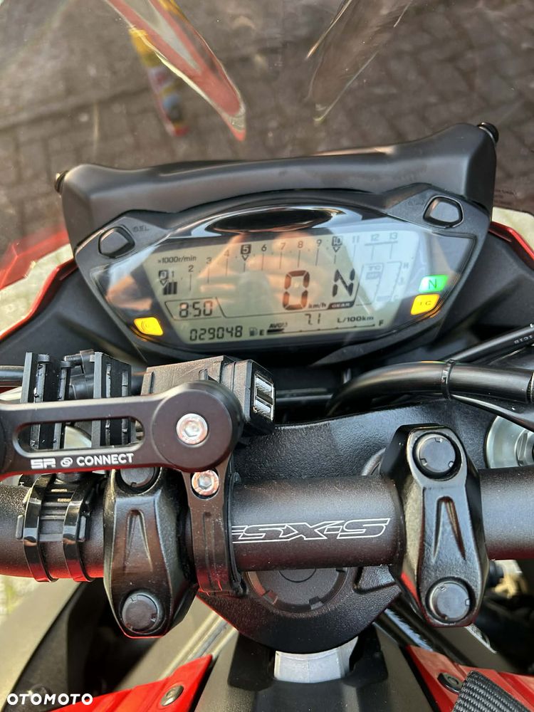 Suzuki GSX - 5