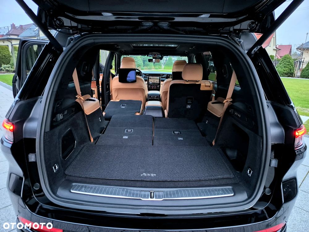 Jeep Grand Cherokee - 16