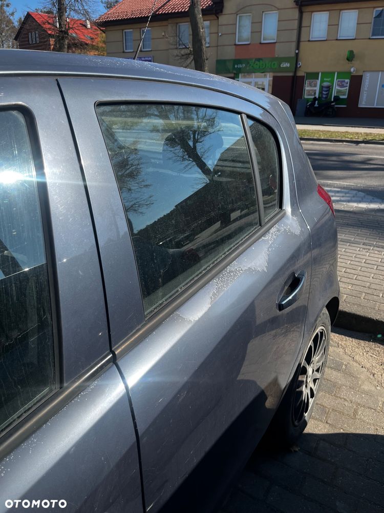 Opel Corsa 1.2 16V Cosmo - 3