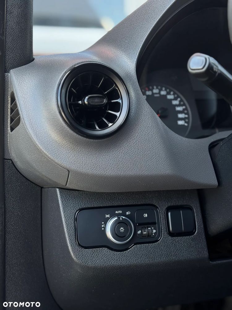 Mercedes-Benz SPRINTER - 19