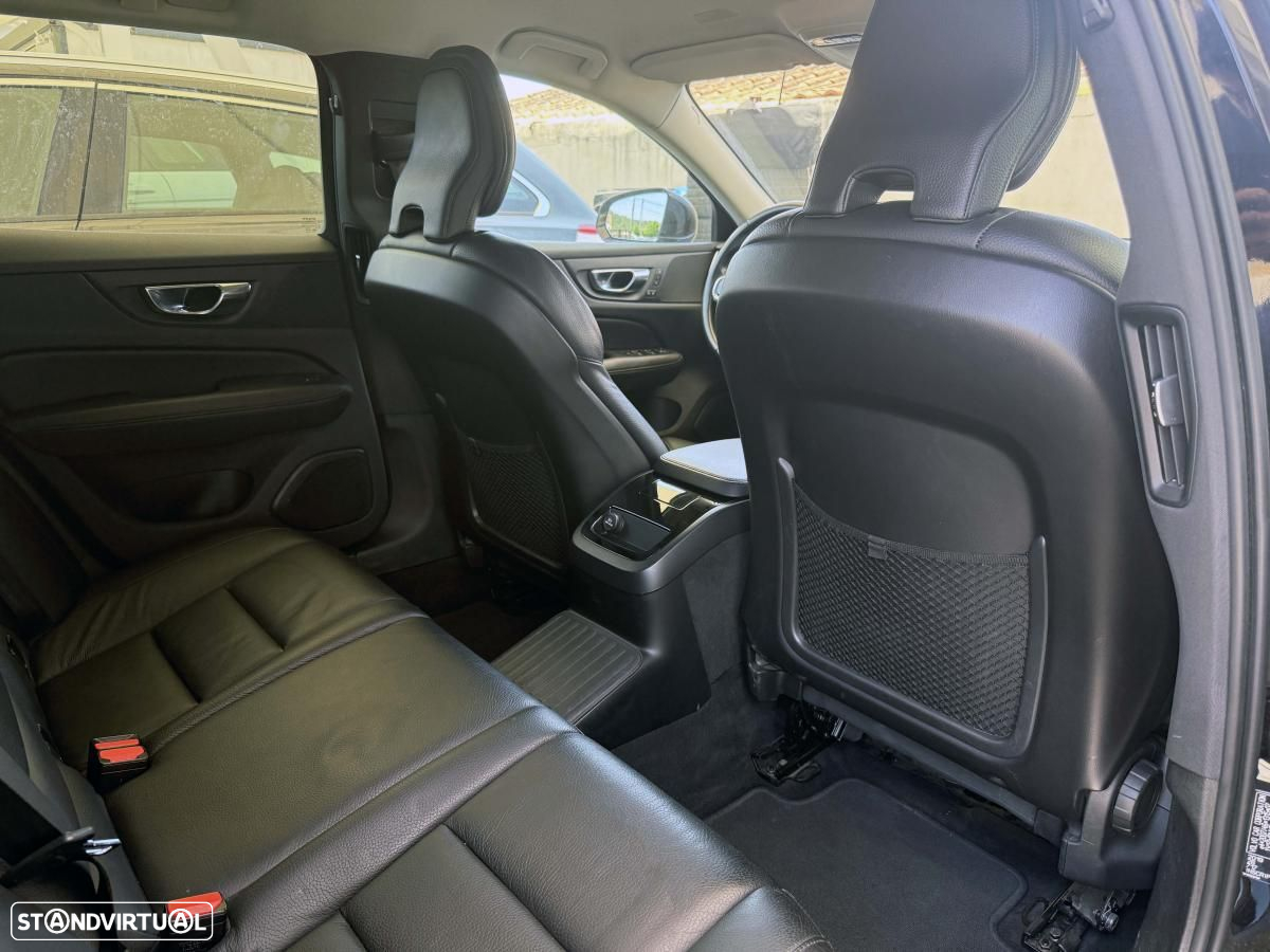 Volvo V60 2.0 T8 AWD TE Inscription - 23