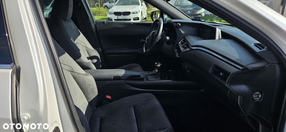 Lexus UX - 26