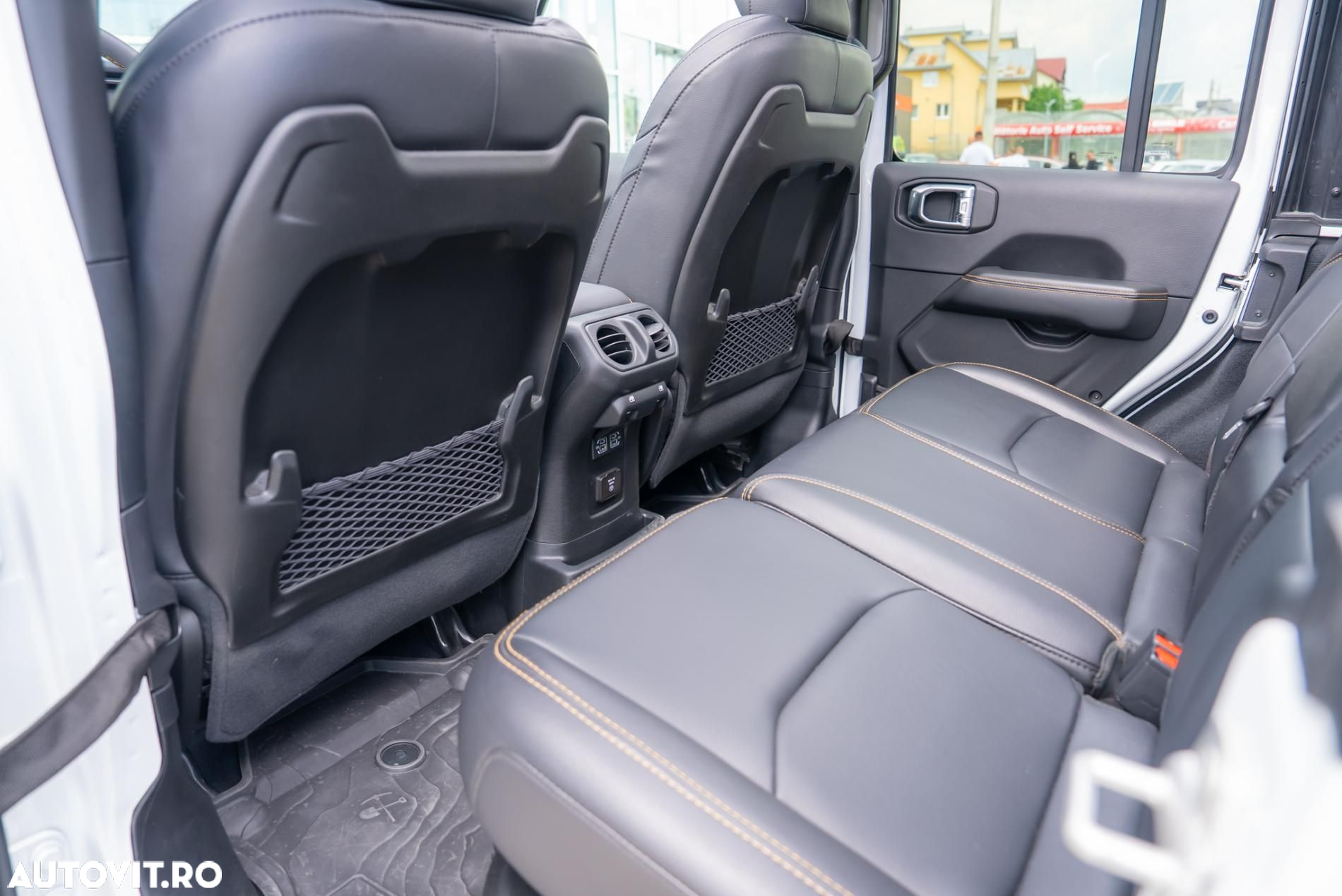 Jeep Wrangler Unlimited 2.0 4xe Plug-In Hybrid Softtop Sahara - 23