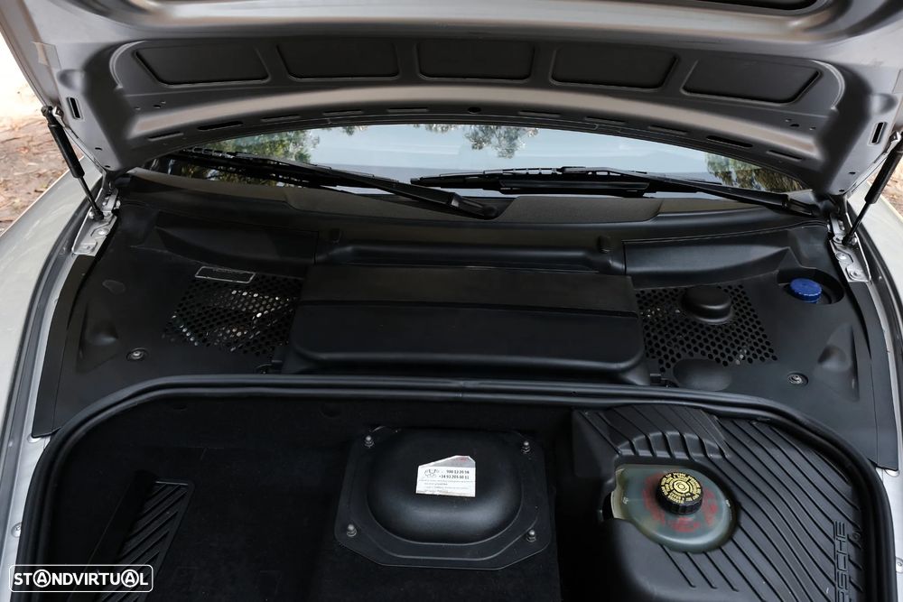 Porsche 911 (996) Carrera 4 Coupé - 28