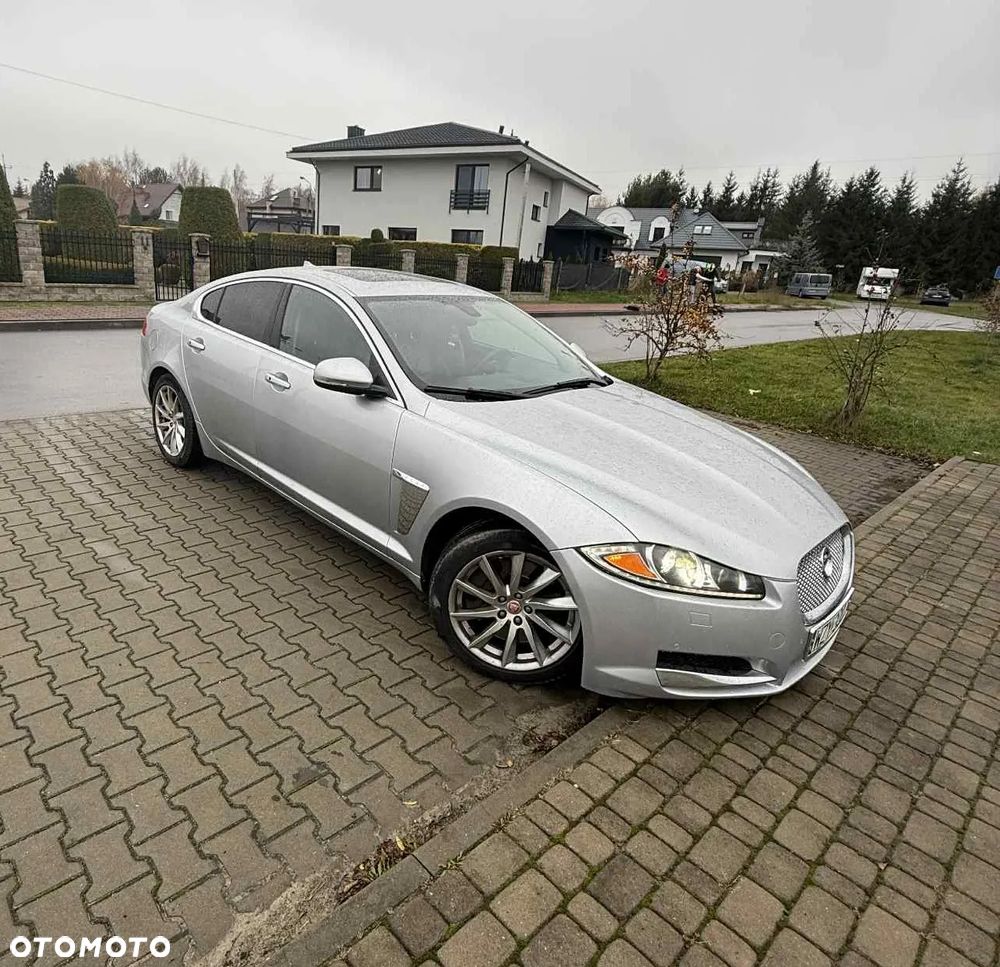 Jaguar XF 2.0 T Luxury - 4