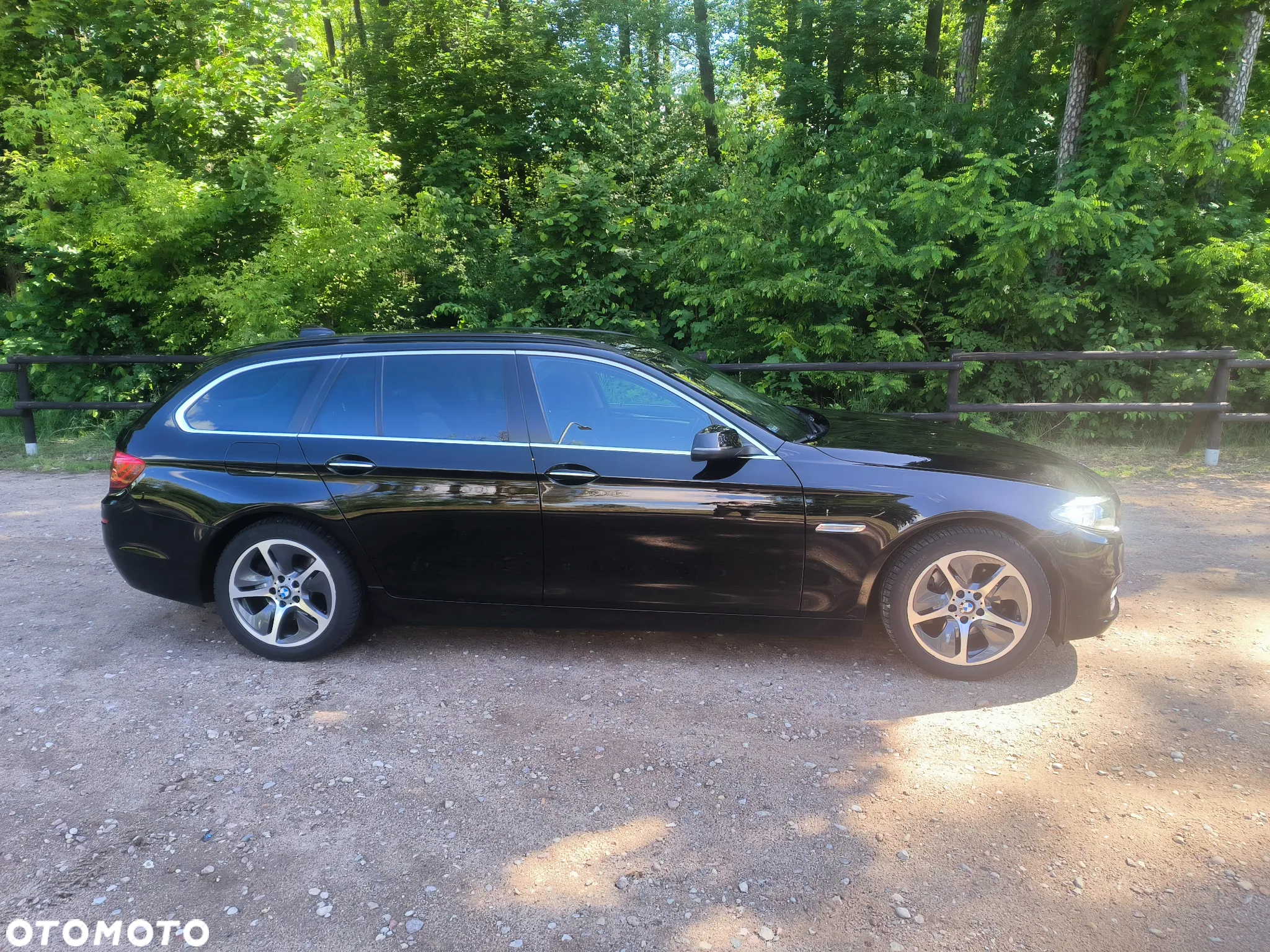 BMW Seria 5 520d xDrive - 4