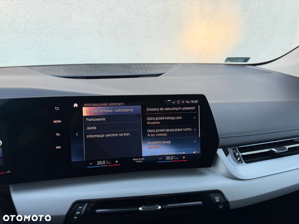 BMW Seria 2 218d - 17