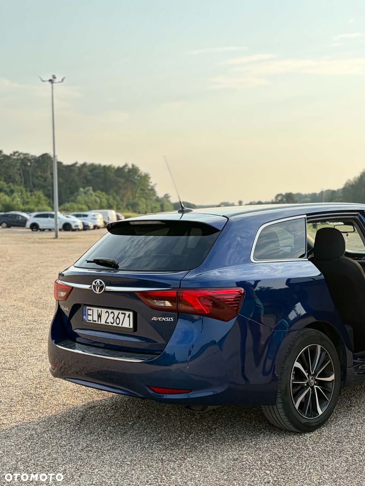Toyota Avensis 1.8 Premium MS - 4