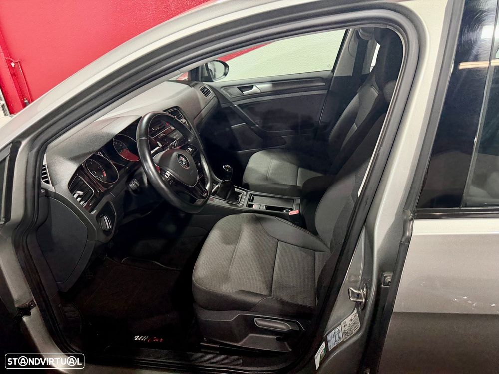 VW Golf Variant 1.6 TDi Confortline - 20