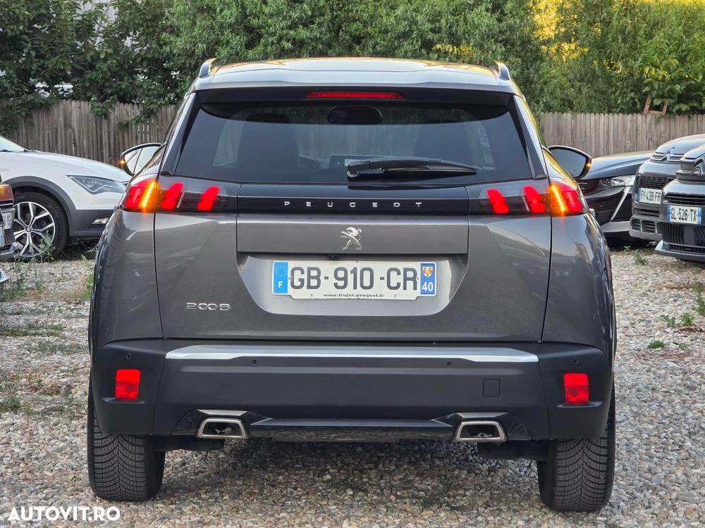 Peugeot 2008 PureTech 130 EAT8 GT - 13