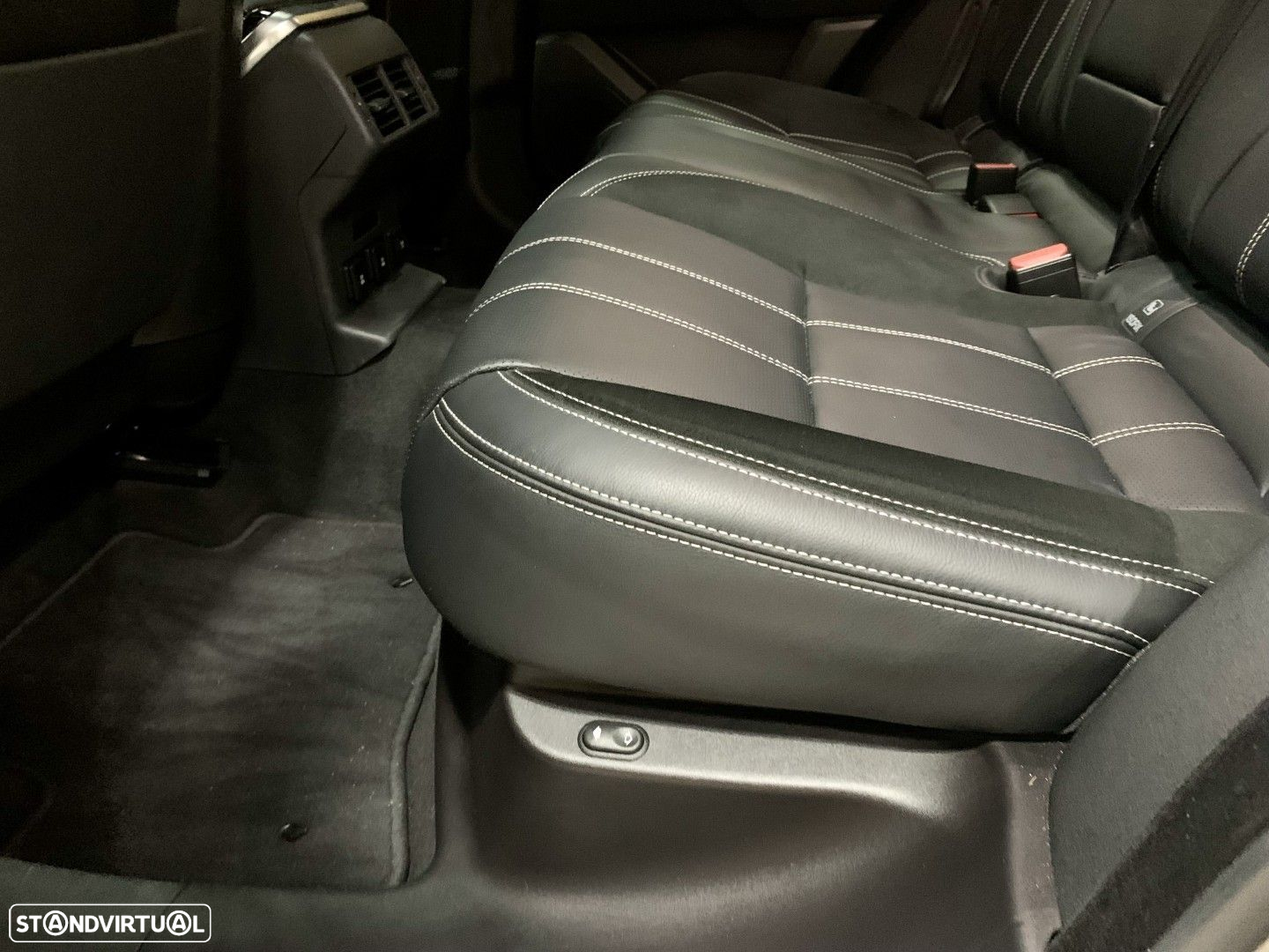 Land Rover Range Rover Velar 2.0 D R-Dynamic S - 31