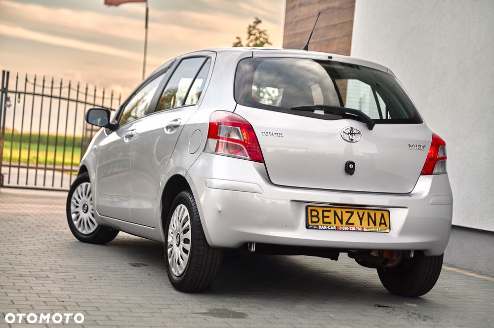 Toyota Yaris 1.33 VVT-i Sol - 28