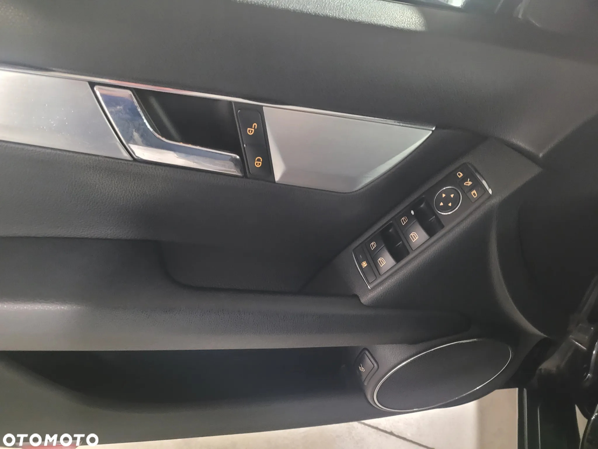 Mercedes-Benz Klasa C 180 Kompressor BlueEFFICIENCY Avantgarde - 12