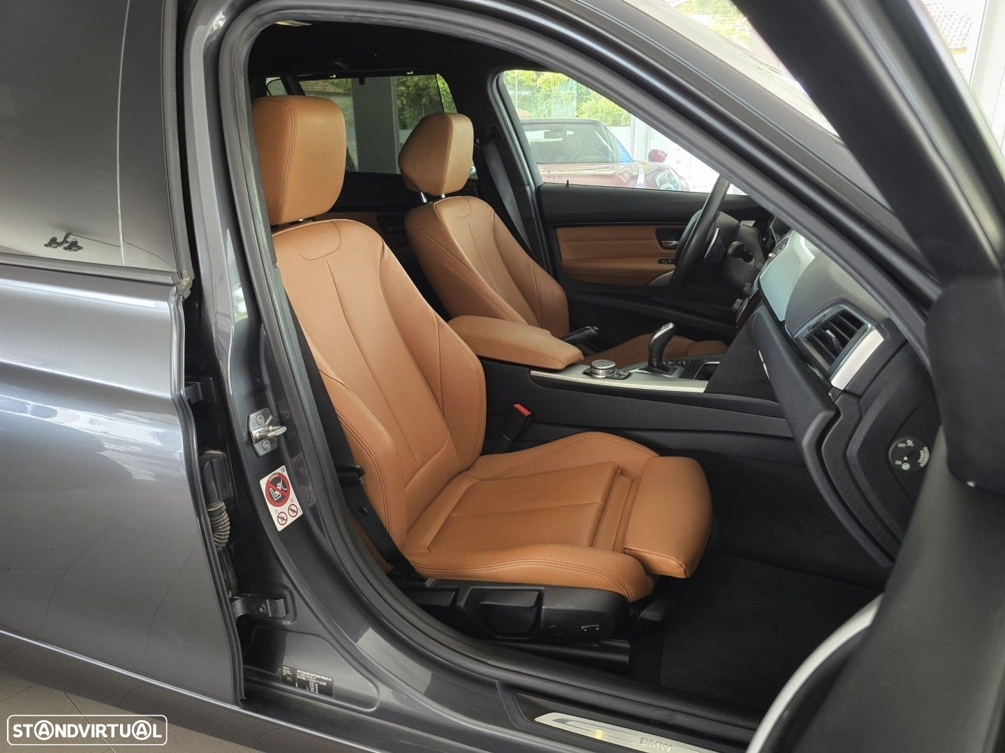 BMW 335 d Touring xDrive Line Sport - 37