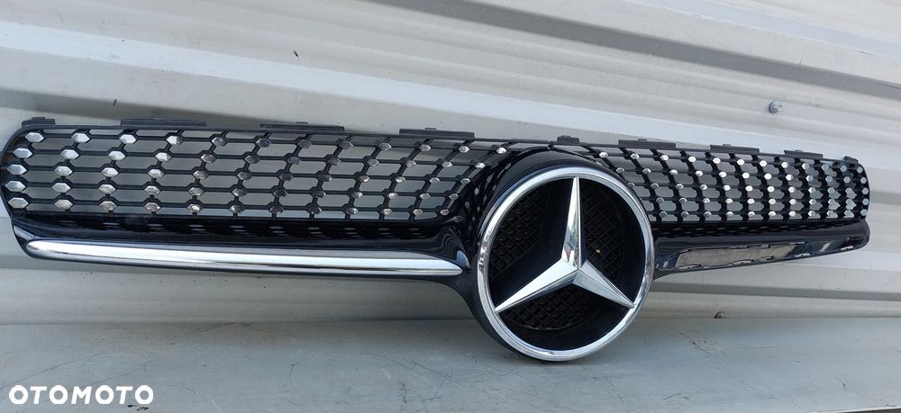 Atrapa grill Mercedes CLA W117 - 2