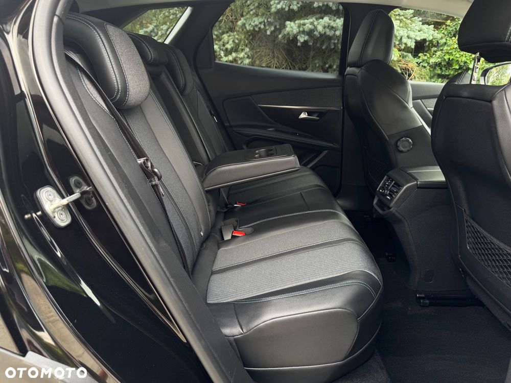 Peugeot 3008 225 e-EAT8 Allure Pack - 26