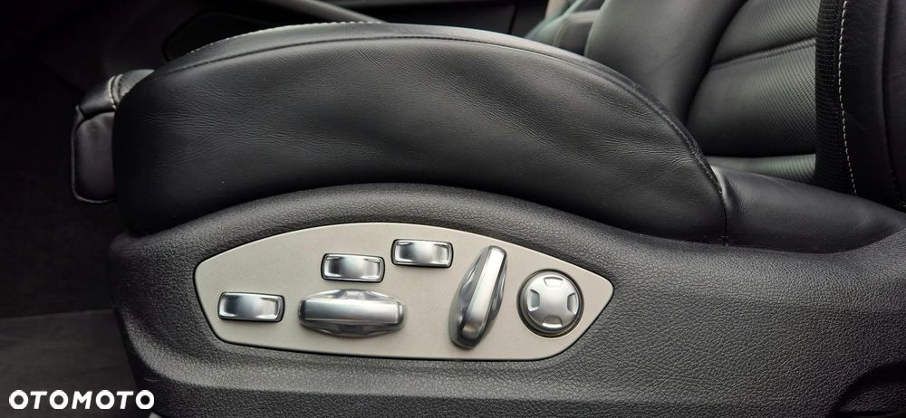 Porsche Macan T - 36