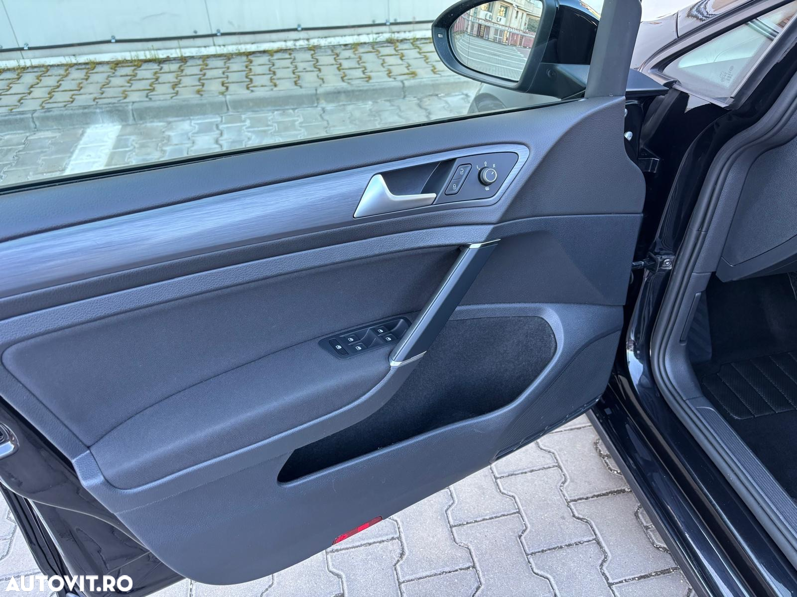 Volkswagen Golf 1.0 TSI BlueMotion DSG Comfortline - 30