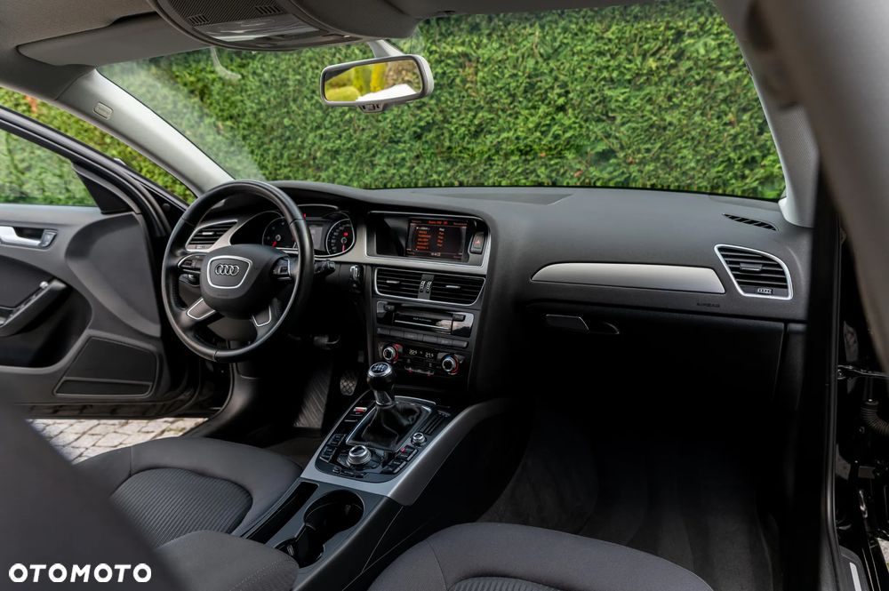 Audi A4 Avant 2.0 TDI ultra design - 27