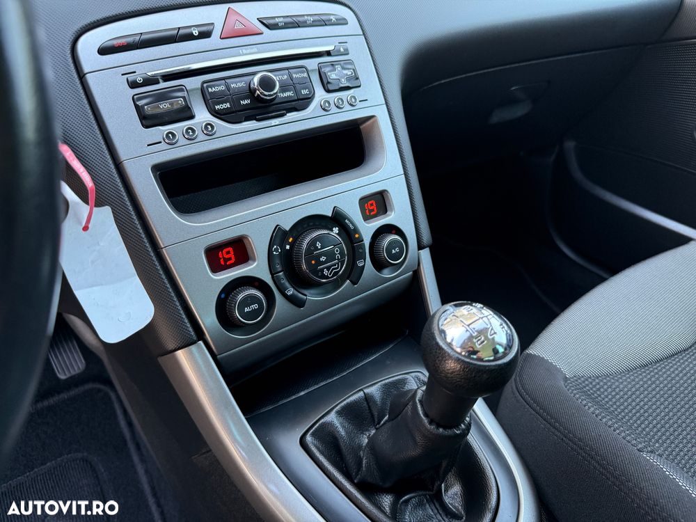 Peugeot 308 120 VTi Premium - 26