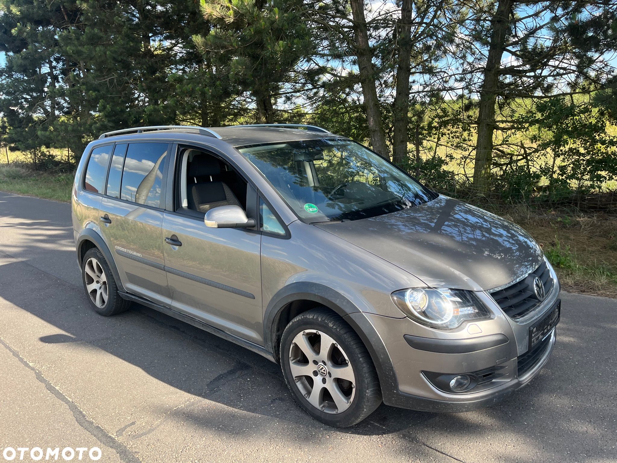 Volkswagen Touran 1.4 TSI Cross - 1