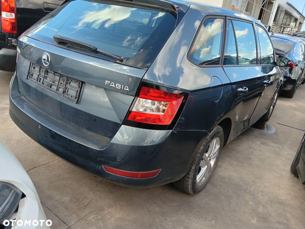 Kamera Cofania (Błotnik, Kierownica, Fotele, Części Silnikowe) Skoda Fabia 1,0 Benzyna 95 Km 2019 R - 7