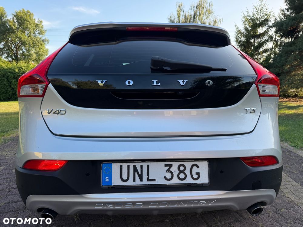 Volvo V40 Cross Country T3 Drive-E Dynamic Edition - 16