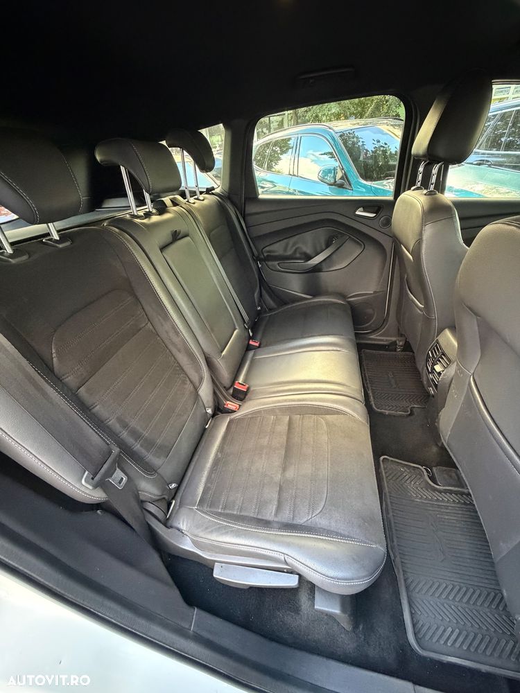Ford Kuga 2.0 TDCi 4WD Powershift ST-Line - 10