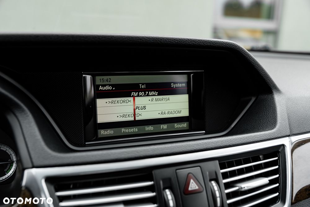 Mercedes-Benz Klasa E 300 BlueTEC HYBRID 7G-TRONIC Avantgarde - 34