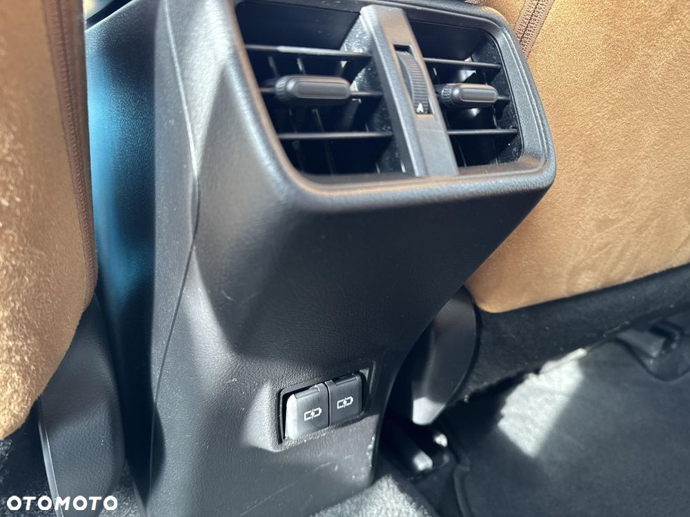 Lexus UX 250h GPF Business 2WD - 29