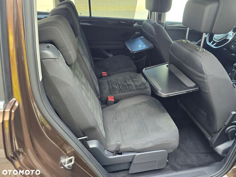 Volkswagen Touran 2.0 TDI SCR Highline - 28