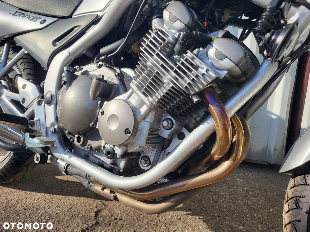 Yamaha XJ - 6