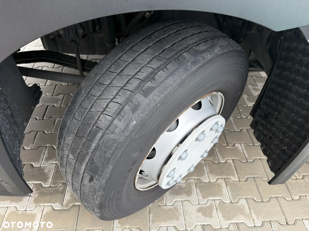 Renault T480 SleeperCab / Standard / Lodówka - 11